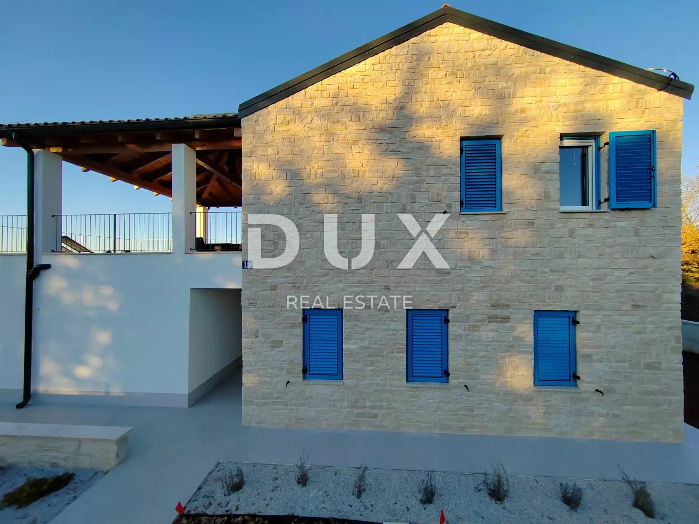 4-bedroom Villa In Višnjan, Croatia (300 M²)