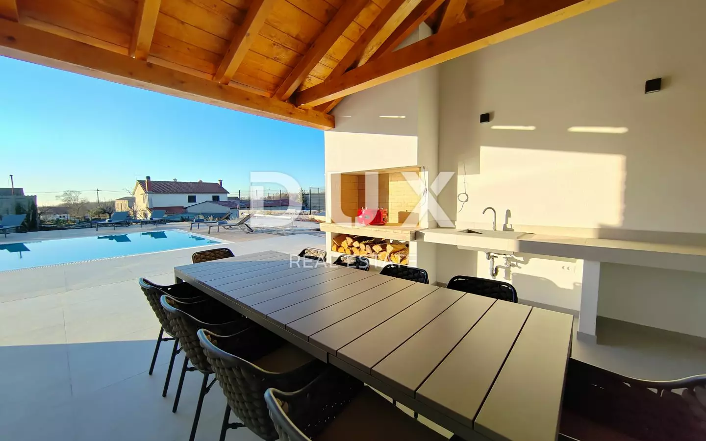 4-bedroom Villa In Višnjan, Croatia (300 M²)