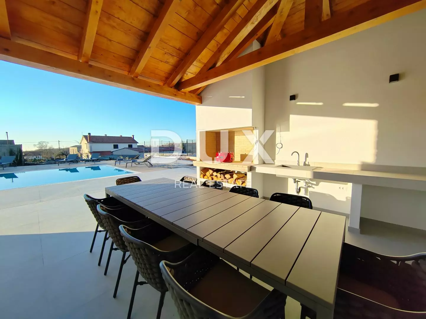 4-bedroom Villa In Višnjan, Croatia (300 M²)