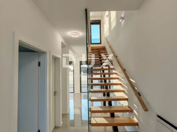 4-bedroom Villa In Zaton, Croatia (227,49 M²)