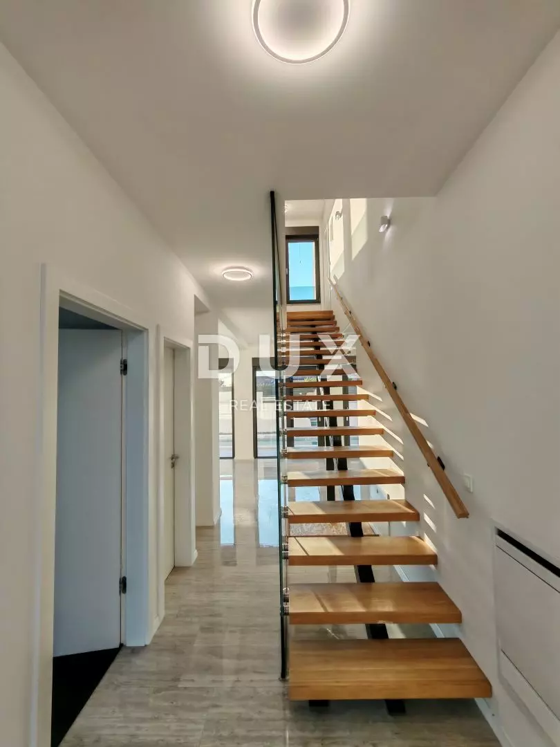 4-bedroom Villa In Zaton, Croatia (220,43 M²)