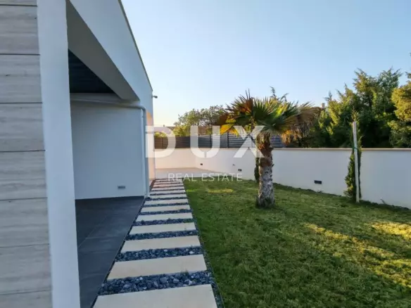 4-bedroom Villa In Zaton, Croatia (220,43 M²)