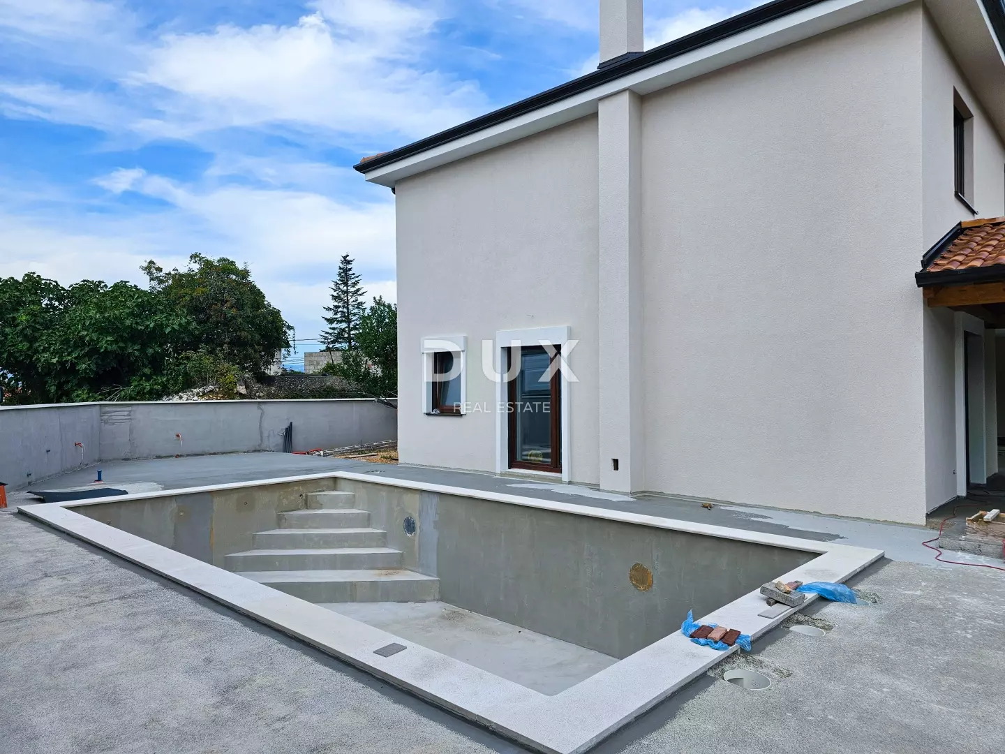 4-bedroom Villa In Dobrinj, Croatia (251 M²)