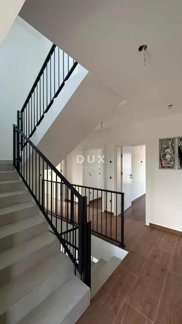 3-bedroom Villa In Novigrad, Croatia (175,94 M²)