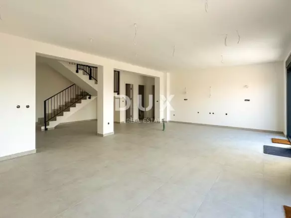 3-bedroom Villa In Novigrad, Croatia (175,94 M²)
