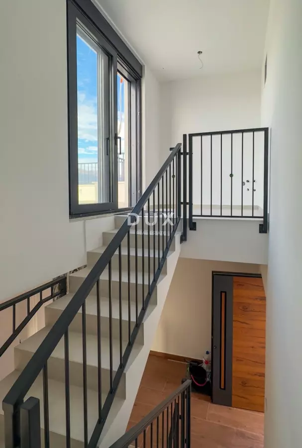 3-bedroom Villa In Novigrad, Croatia (175,94 M²)