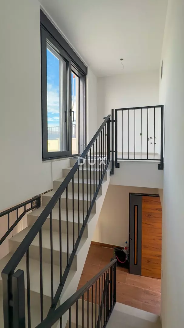 3-bedroom Villa In Novigrad, Croatia (175,94 M²)