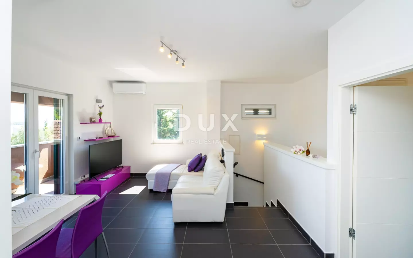 5-bedroom Detached House In Veli Iž, Croatia (208 M²)