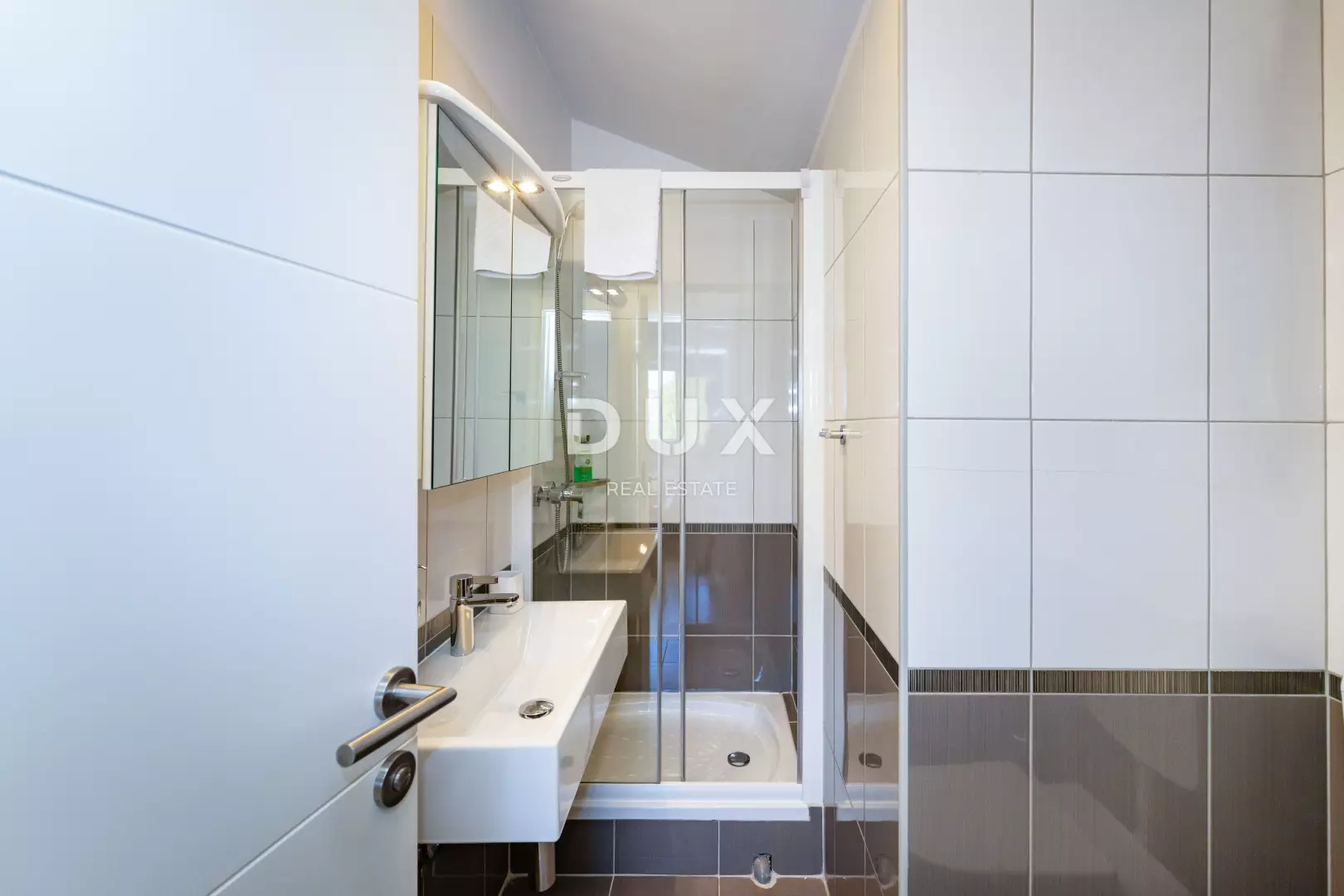 5-bedroom Detached House In Veli Iž, Croatia (208 M²)