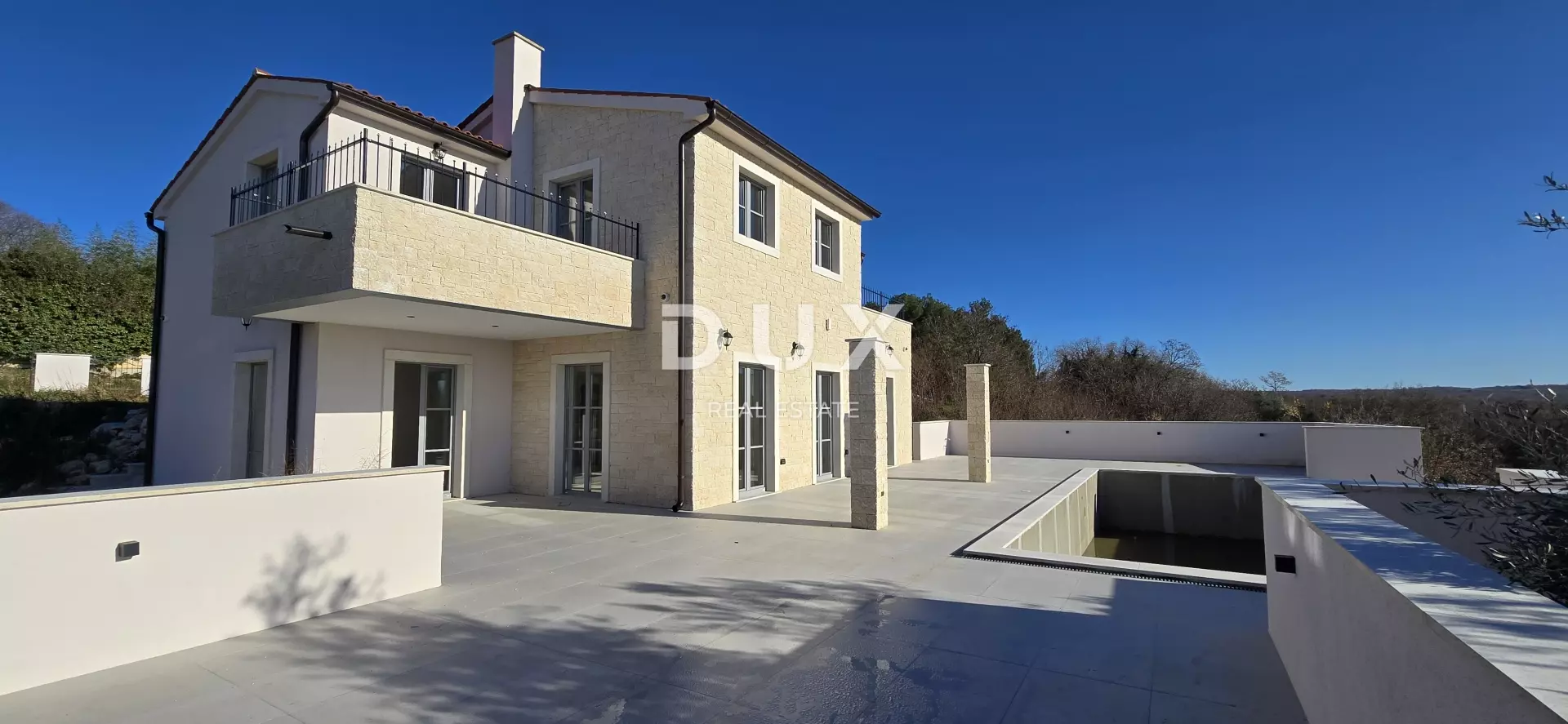 1767085436_1000152934-f34f69 5-bedroom Villa In Poreč, Croatia (303,1 M²)