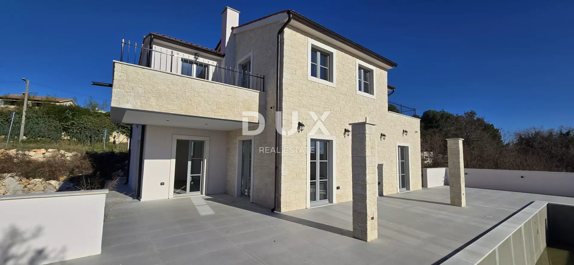 1767085442_1000152935-5f6396 5-bedroom Villa In Poreč, Croatia (303,1 M²)