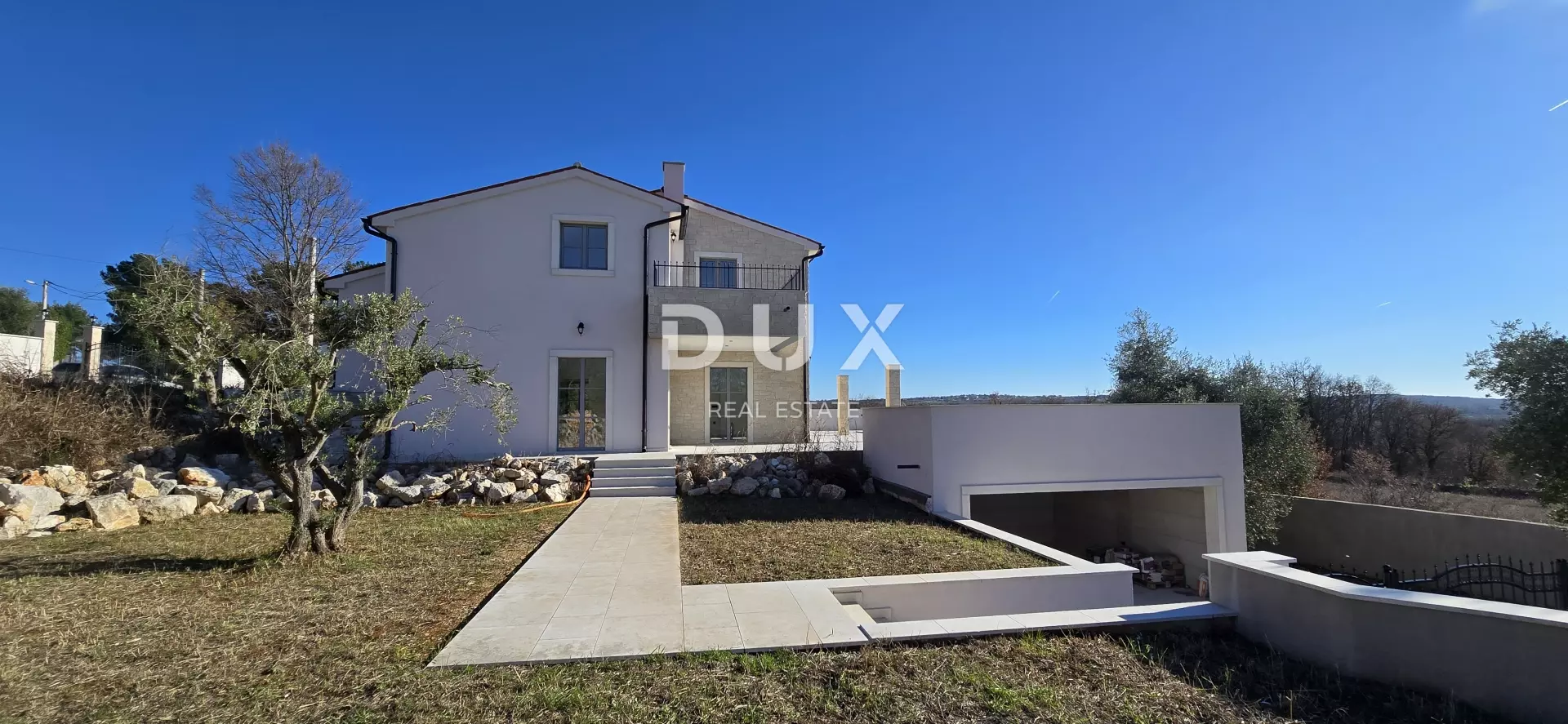 1767085456_1000152938-3075ac 5-bedroom Villa In Poreč, Croatia (303,1 M²)