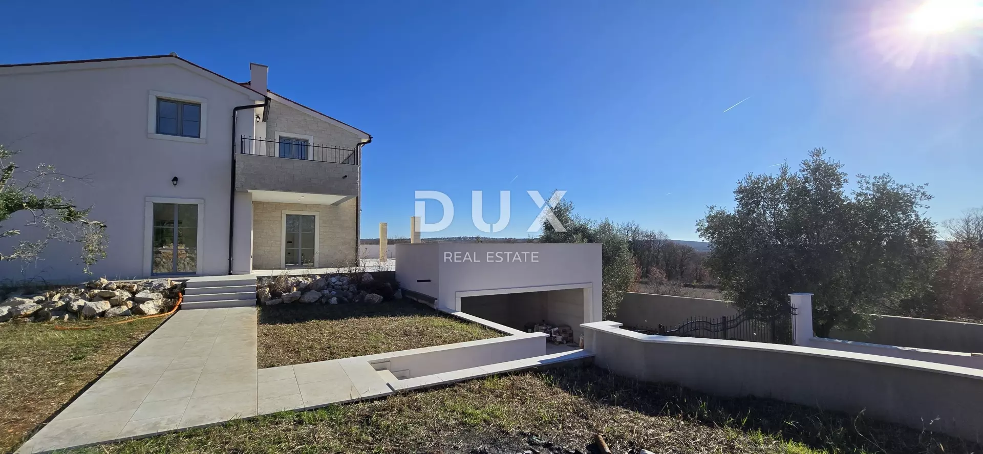 1767085464_1000152940-9b0833 5-bedroom Villa In Poreč, Croatia (303,1 M²)