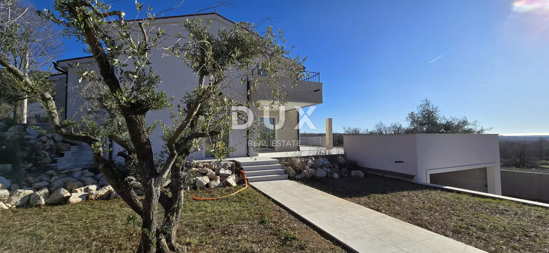 1767085469_1000152941-8e4343 5-bedroom Villa In Poreč, Croatia (303,1 M²)