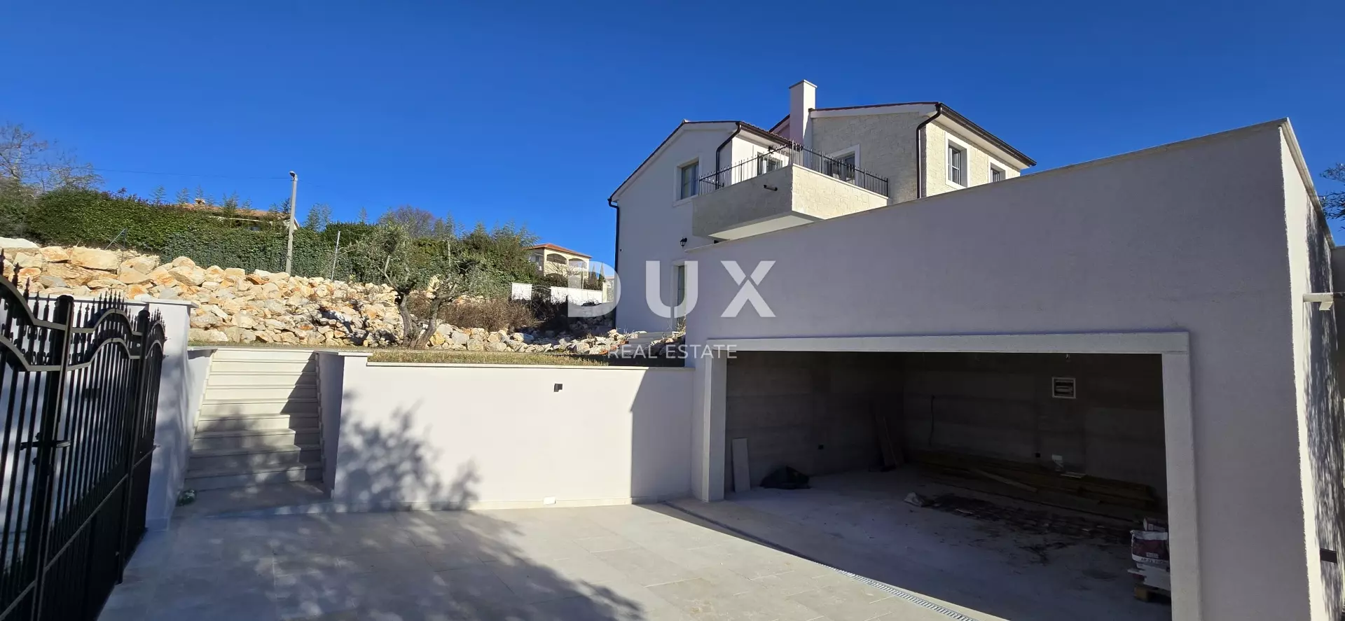 1767085473_1000152942-df00bd 5-bedroom Villa In Poreč, Croatia (303,1 M²)