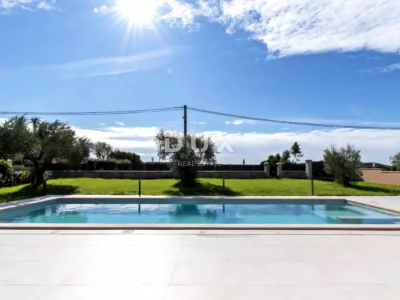 4-bedroom Detached House In Vrsar, Croatia (400 M²)