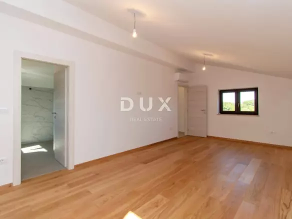 4-bedroom Detached House In Vrsar, Croatia (400 M²)