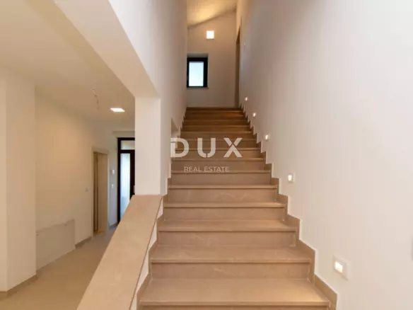 4-bedroom Detached House In Vrsar, Croatia (400 M²)