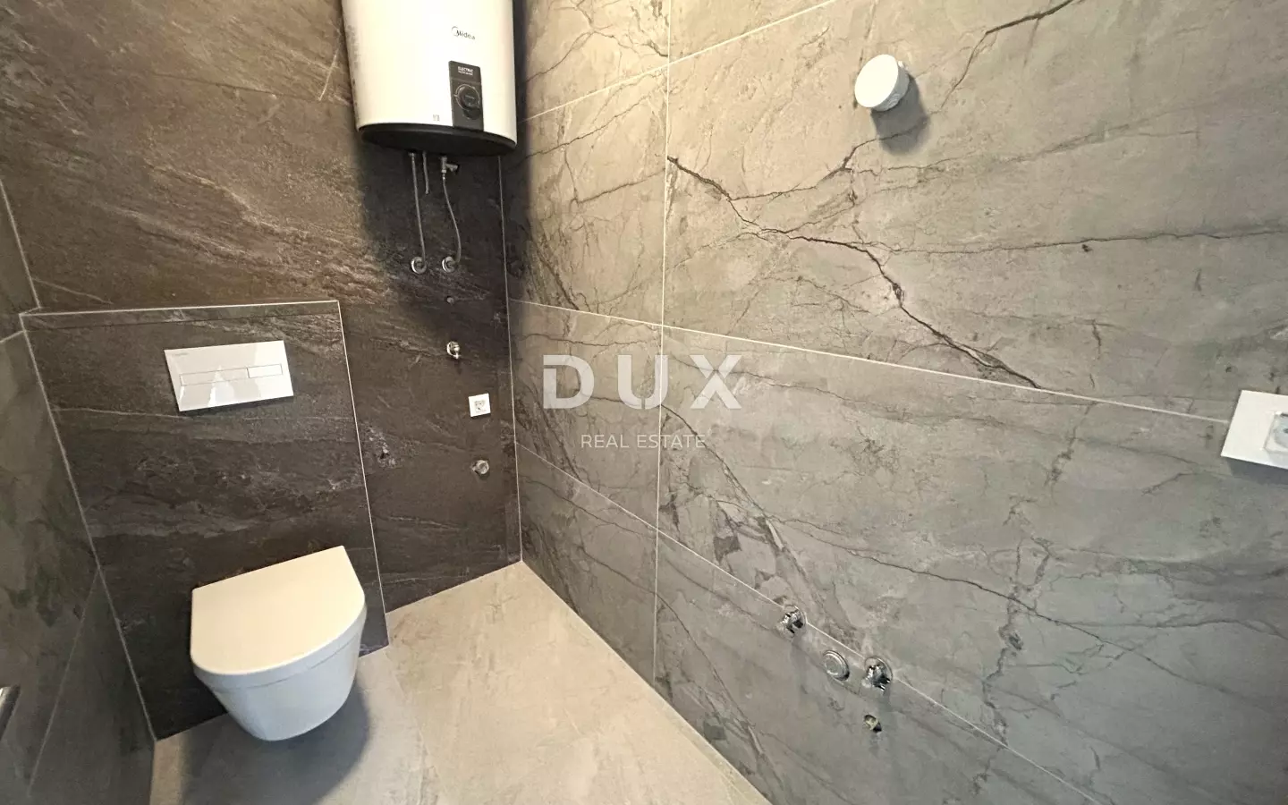 3-bedroom Apartment In Vodice, Croatia (105 M²)