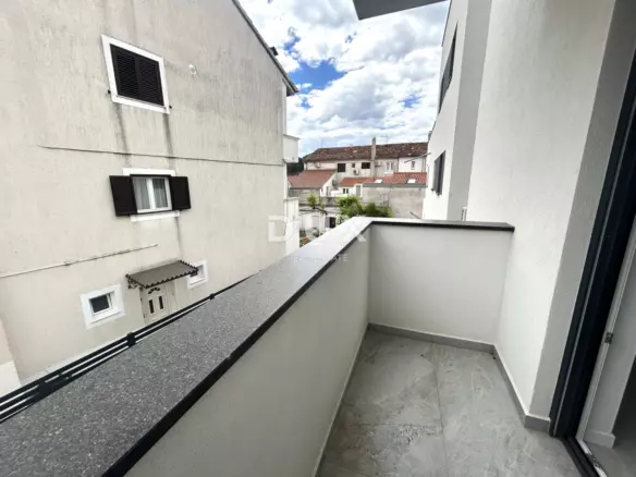 3-bedroom Apartment In Vodice, Croatia (105 M²)