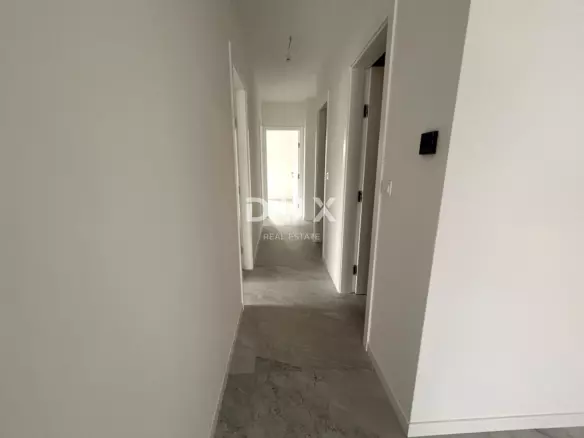3-bedroom Apartment In Vodice, Croatia (105 M²)