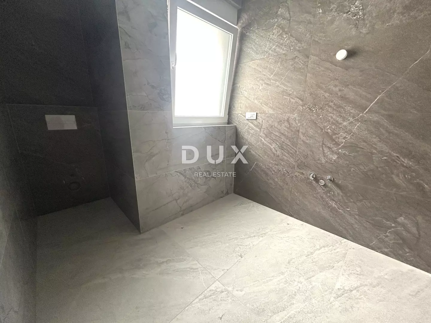 1778591257_kupaonica-en-suite-vodice-novogradnja_dux-sibenik-fc2909 3-bedroom Apartment In Vodice, Croatia (105 M²)