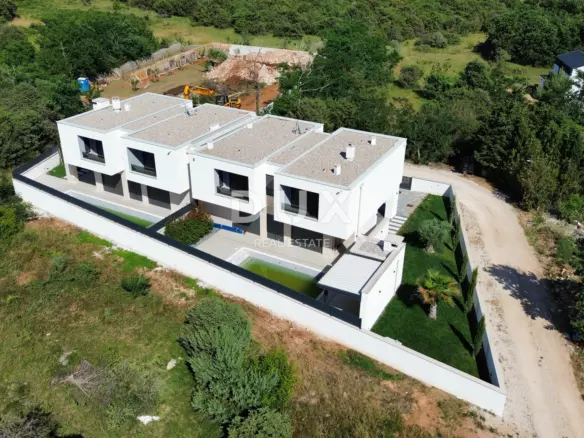 4-bedroom Villa In Zaton, Croatia (220,43 M²)