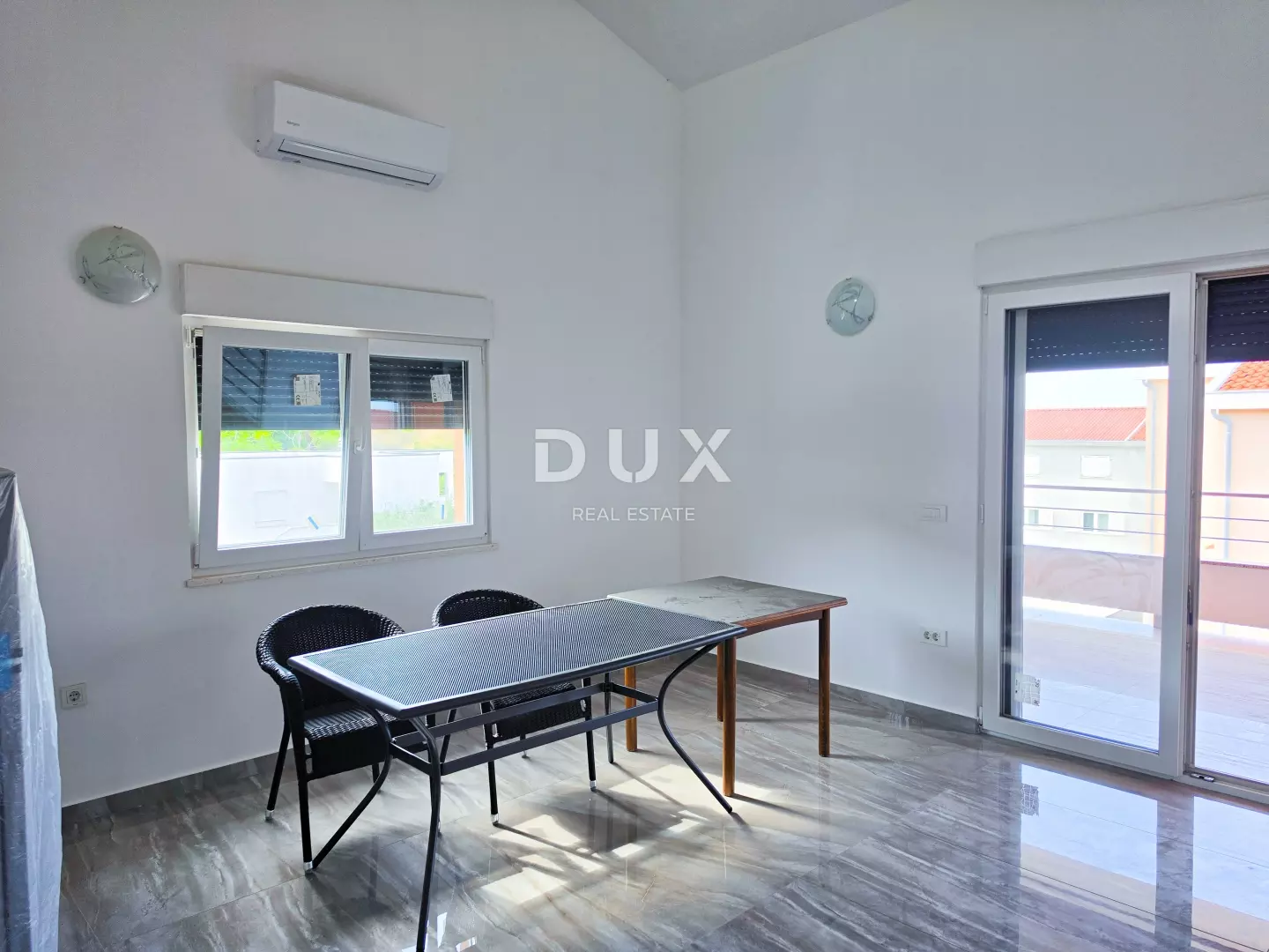 2-bedroom Apartment In Banjol, Croatia (76,86 M²)