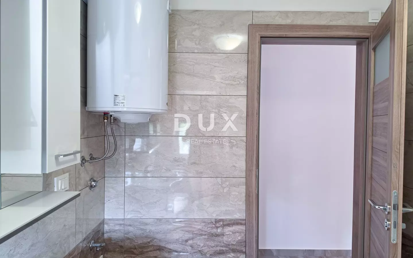 2-bedroom Apartment In Banjol, Croatia (76,86 M²)
