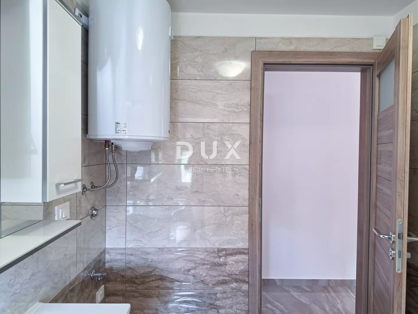 2-bedroom Apartment In Banjol, Croatia (76,86 M²)