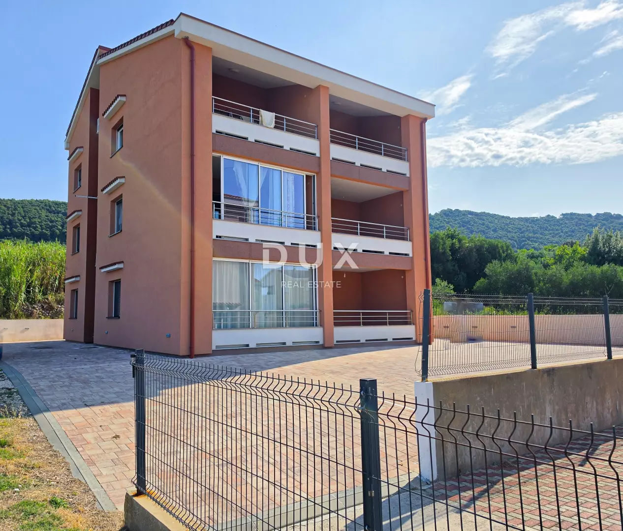 2-bedroom Apartment In Banjol, Croatia (79,59 M²)