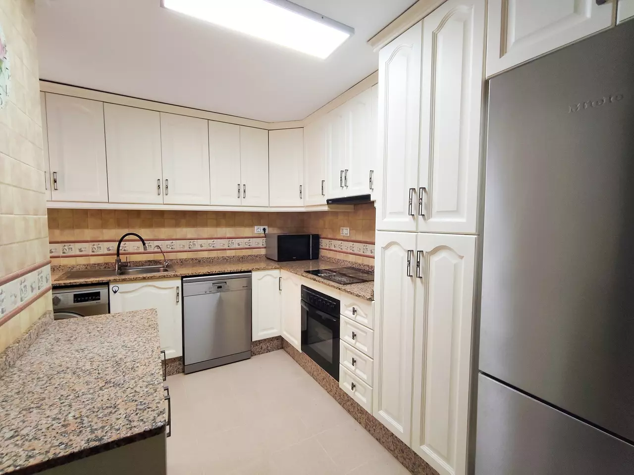 3-bedroom Apartment In Torrevieja, Spain (109 M²)