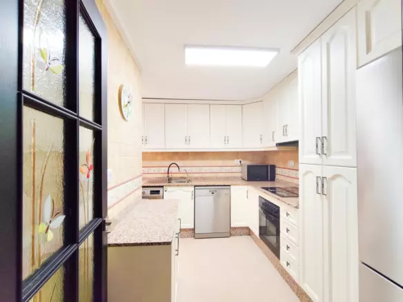 3-bedroom Apartment In Torrevieja, Spain (109 M²)