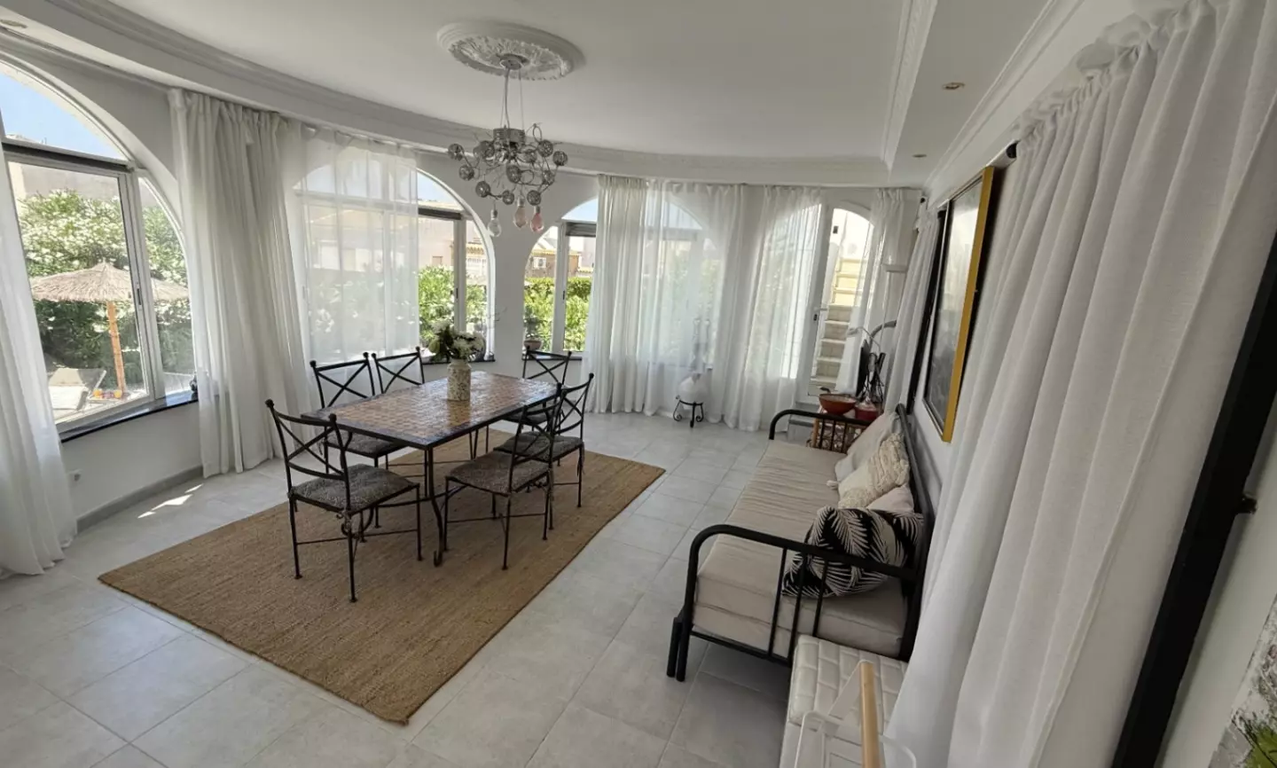 3-bedroom Villa In Torrevieja, Spain (151 M²)
