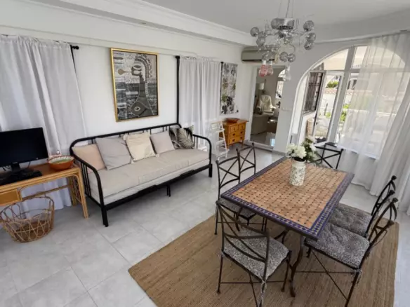 3-bedroom Villa In Torrevieja, Spain (151 M²)