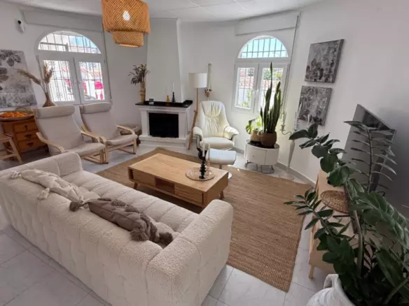 3-bedroom Villa In Torrevieja, Spain (151 M²)