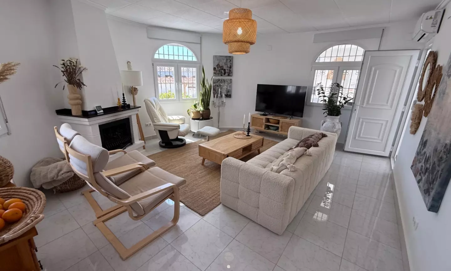 3-bedroom Villa In Torrevieja, Spain (151 M²)