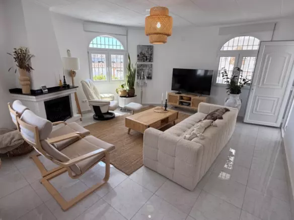 3-bedroom Villa In Torrevieja, Spain (151 M²)