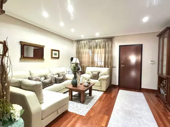 4-bedroom Town House In Torrevieja, Spain (260 M²)