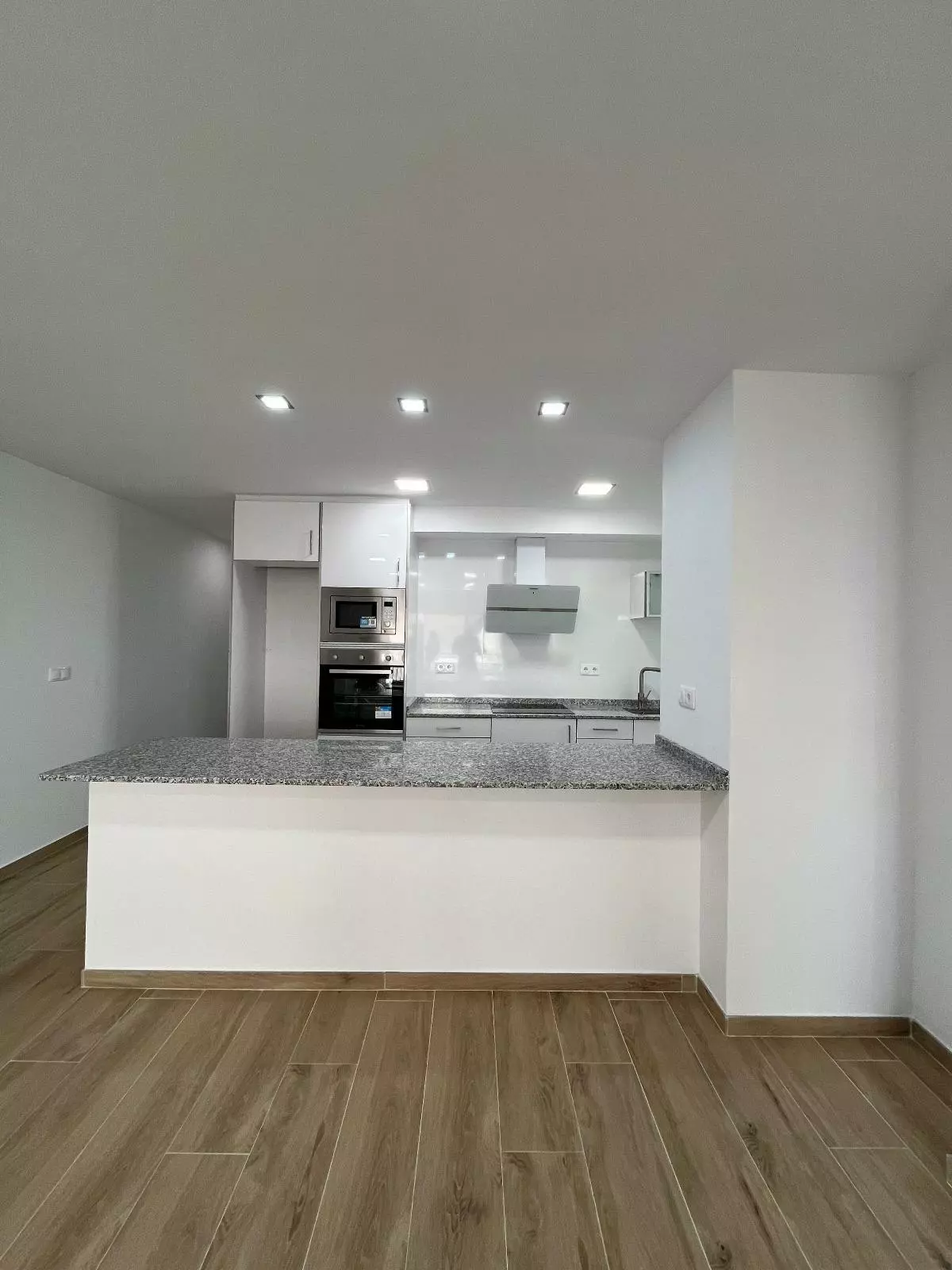 3-bedroom Apartment In Torrevieja, Spain (116 M²)