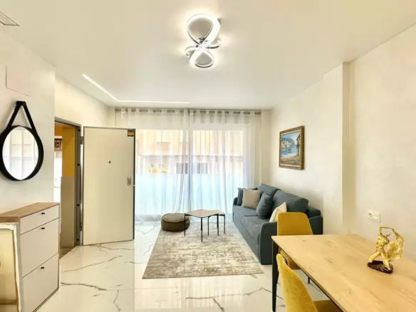 2-bedroom Apartment In Torrevieja, Spain (100 M²)