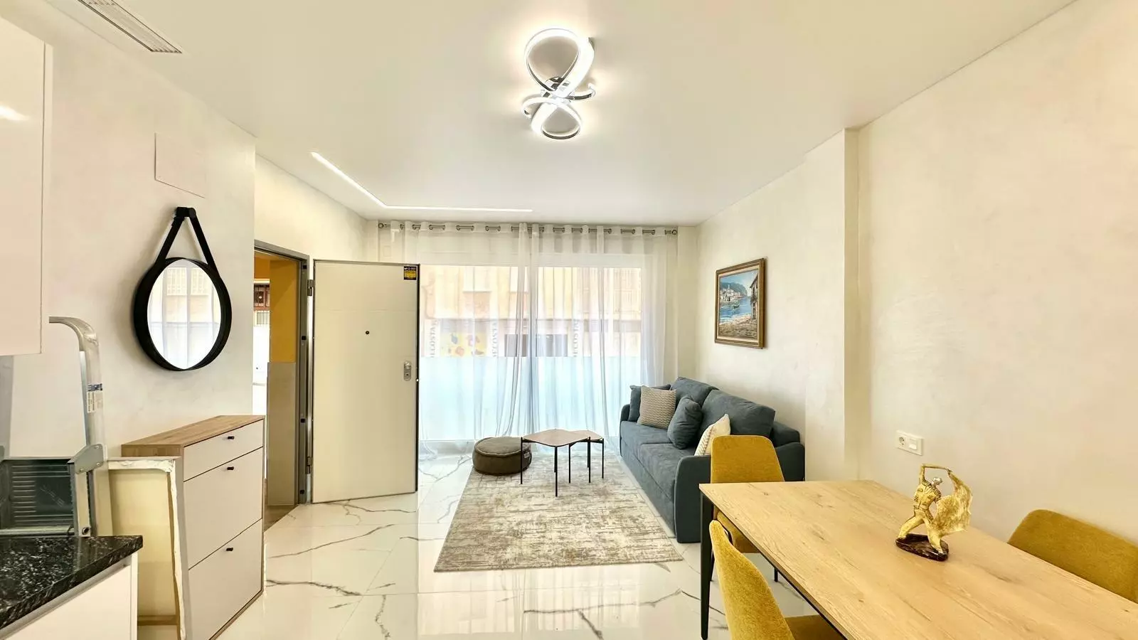2-bedroom Apartment In Torrevieja, Spain (100 M²)