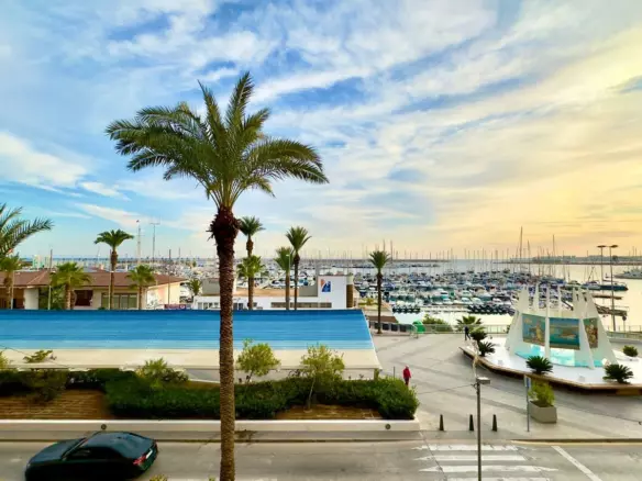 4-bedroom Apartment In Torrevieja, Spain (132 M²)
