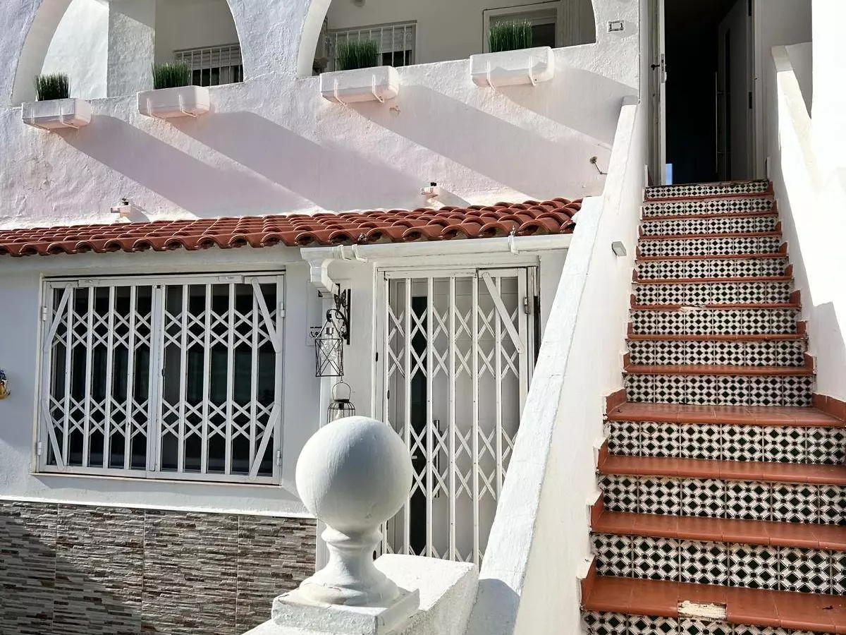 2-bedroom Apartment In Orihuela Costa, Spain (60 M²)