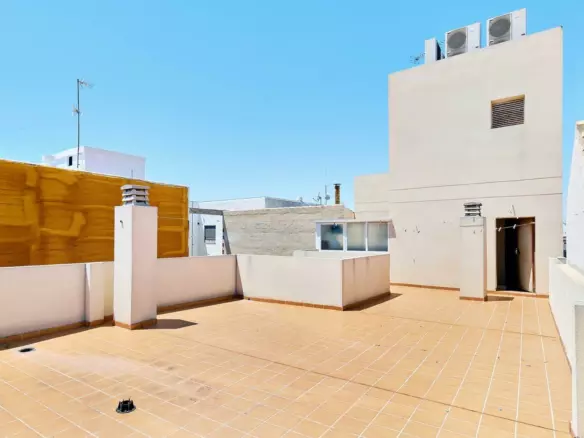 3-bedroom Penthouse In Torrevieja, Spain (228 M²)