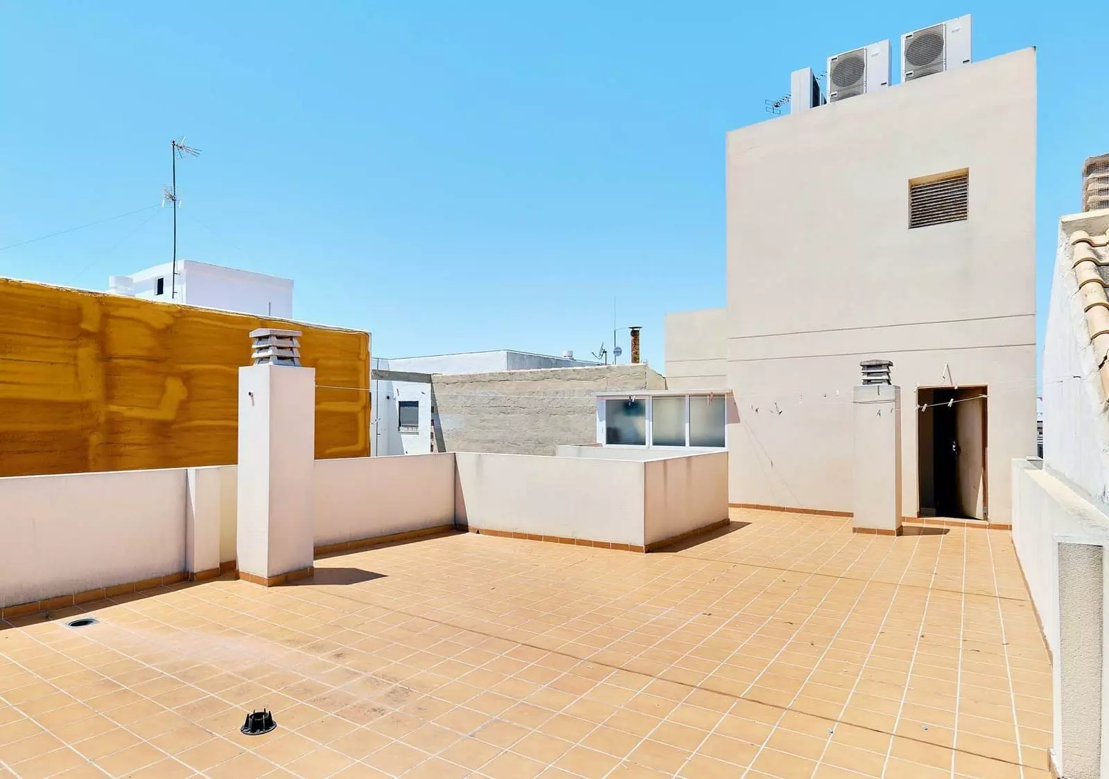 3-bedroom Penthouse In Torrevieja, Spain (228 M²)