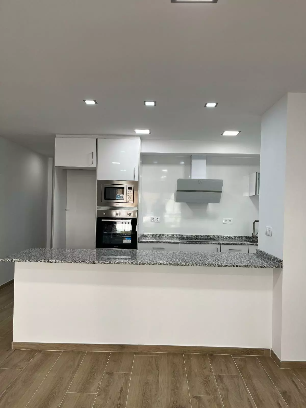 3-bedroom Apartment In Torrevieja, Spain (116 M²)