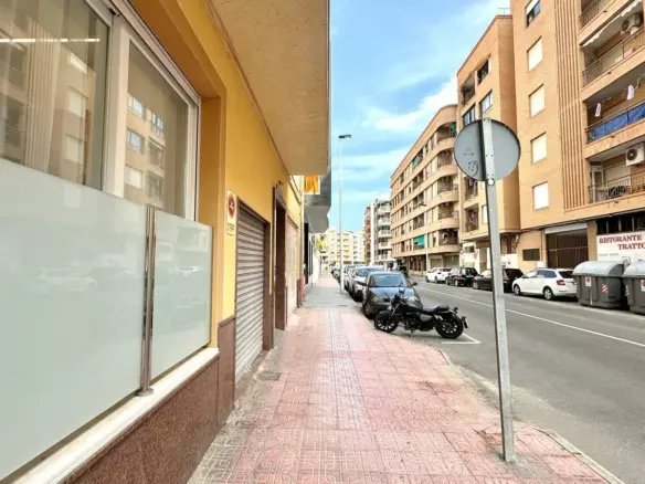 2-bedroom Apartment In Torrevieja, Spain (100 M²)