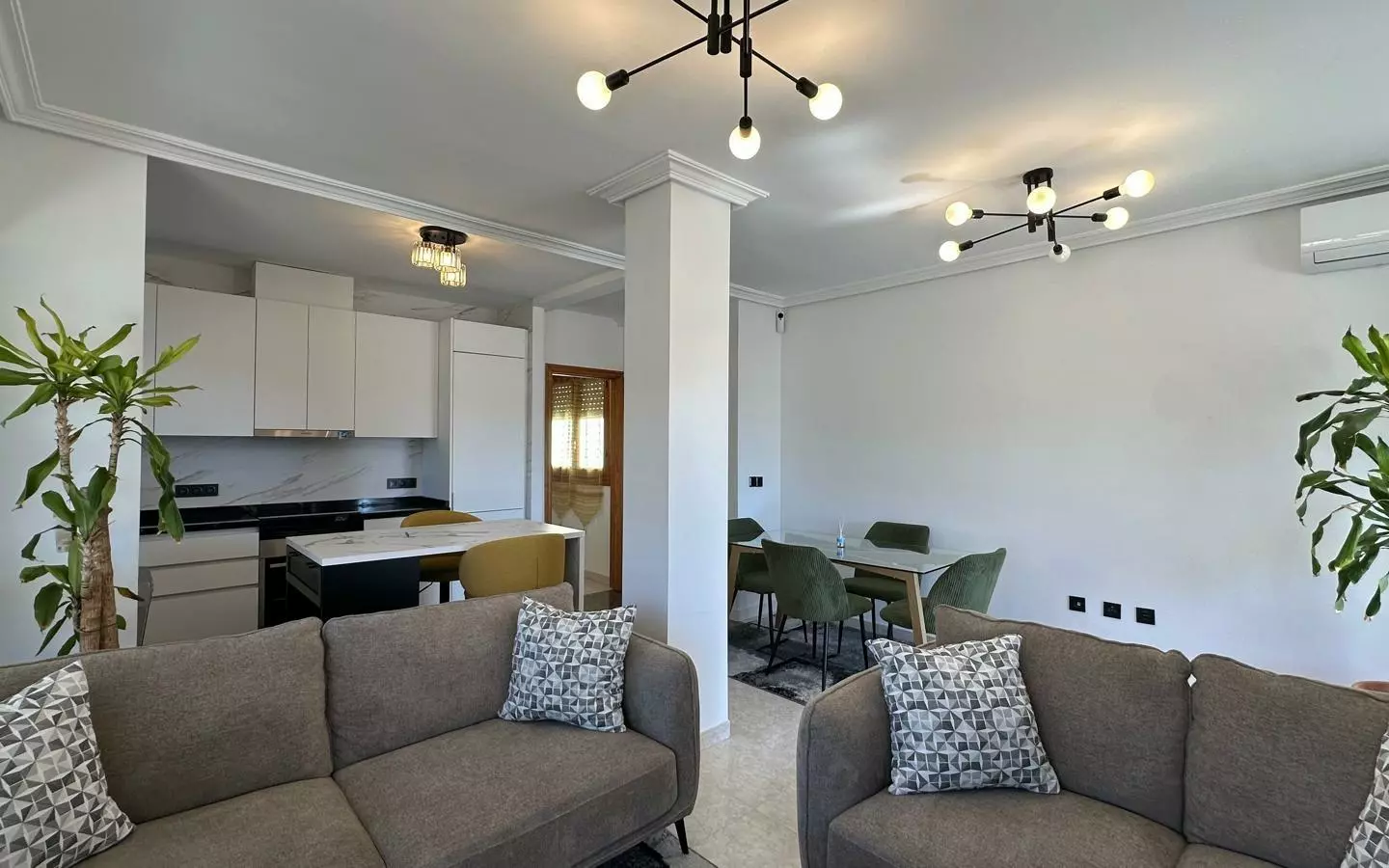 2-bedroom Apartment In Torrevieja, Spain (119 M²)