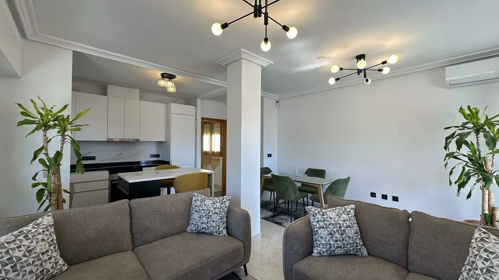 2-bedroom Apartment In Torrevieja, Spain (119 M²)